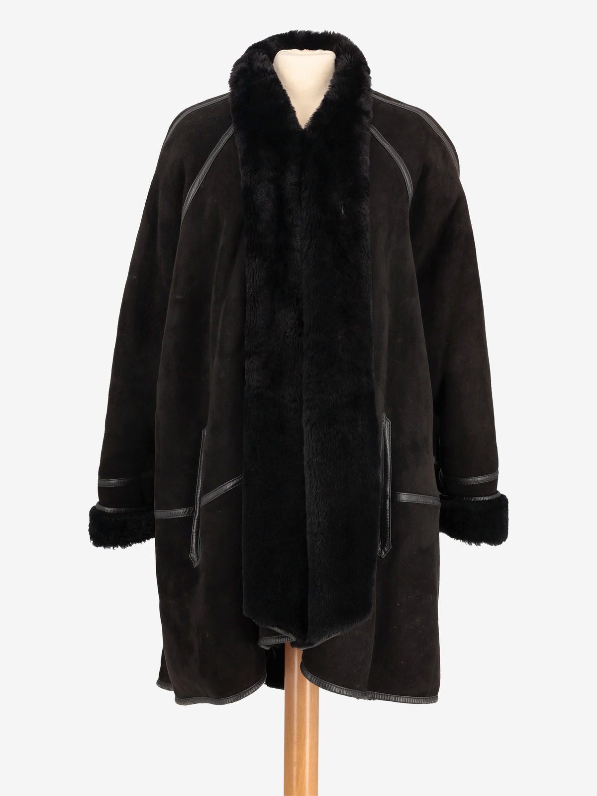 Vintage Black Shearling W24121250  Vintage