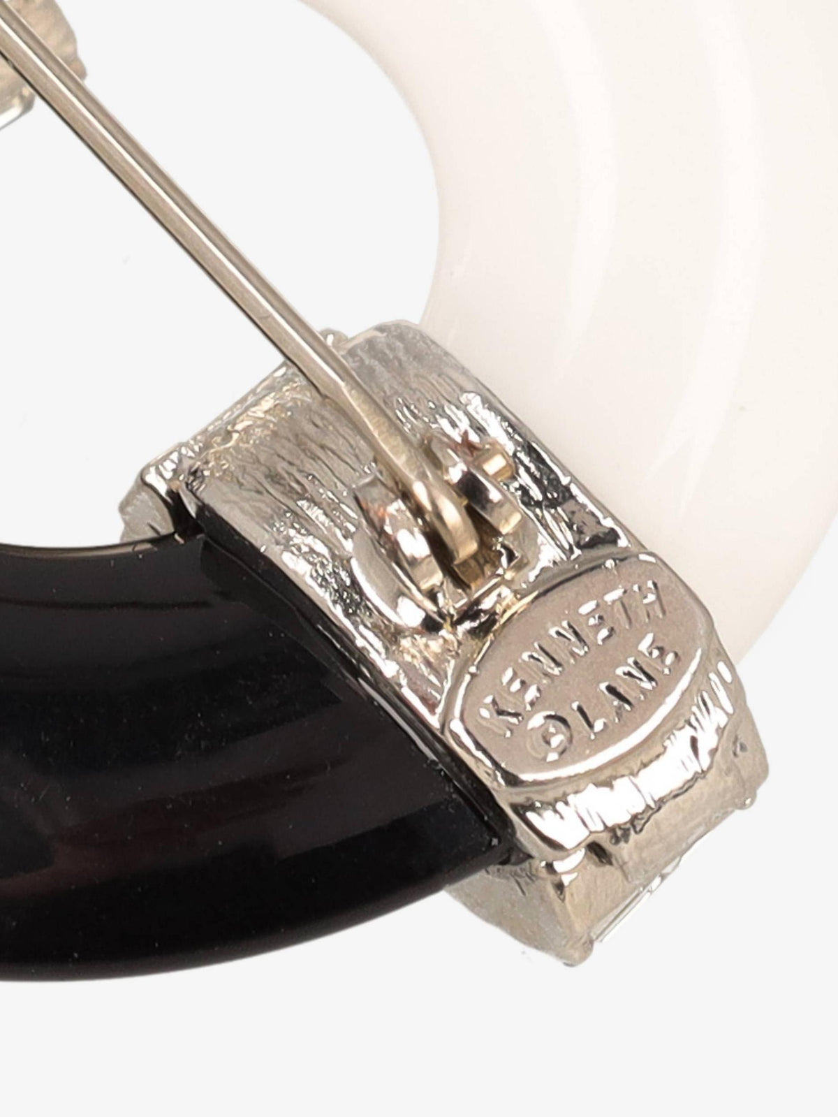 Kenneth Jay Lane White And Black Circle Brooch CVR24.1.140  Kenneth Jay Lane