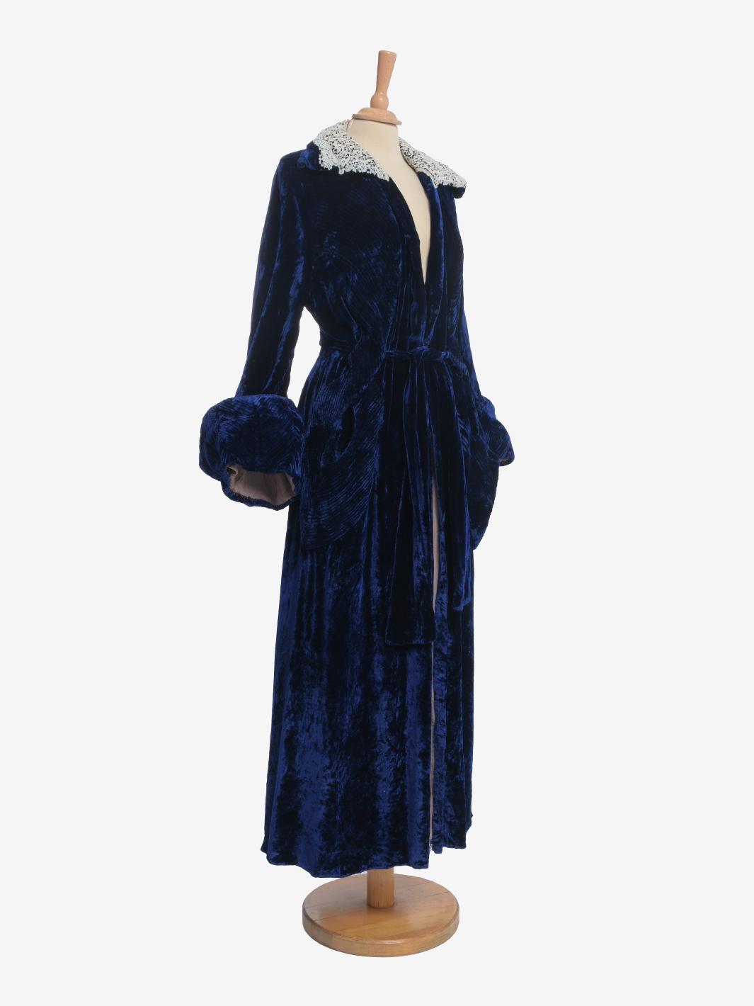 Vintage Navy Velvet Robe - '40