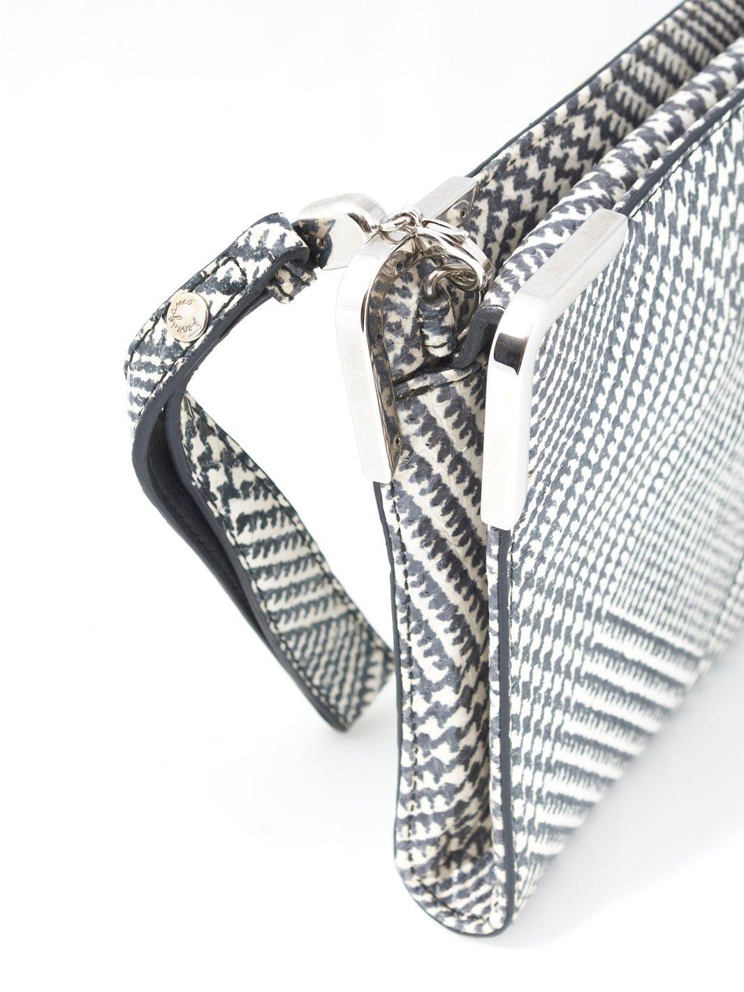 20 世纪 90 年代 Salvatore Ferragamo 皮革手提包,配以 pied de poule 印花