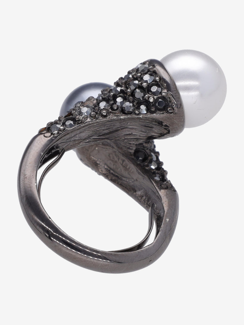 Kenneth Jay Lane Double Pearl Ring CVR24.1.149  Kenneth Jay Lane