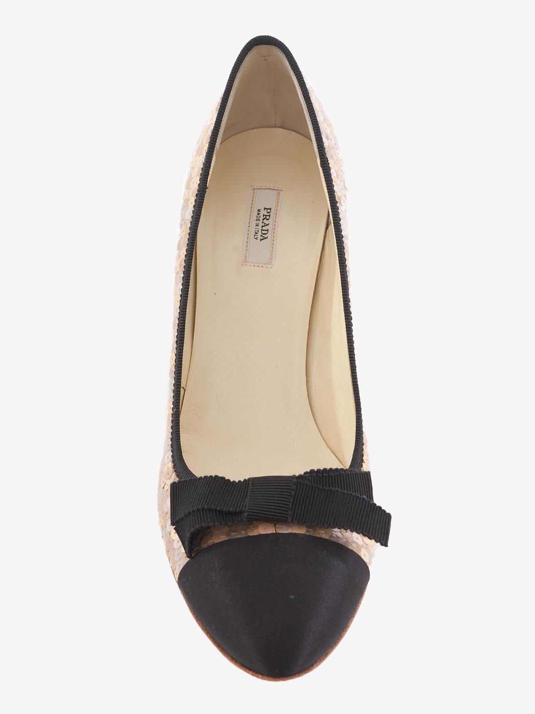 Scarpa con tacco Prada con paillettes e raso