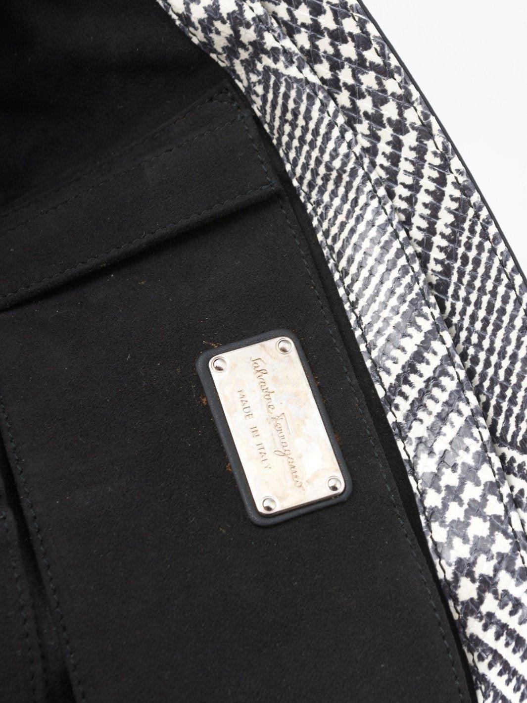 20 世纪 90 年代 Salvatore Ferragamo 皮革手提包,配以 pied de poule 印花