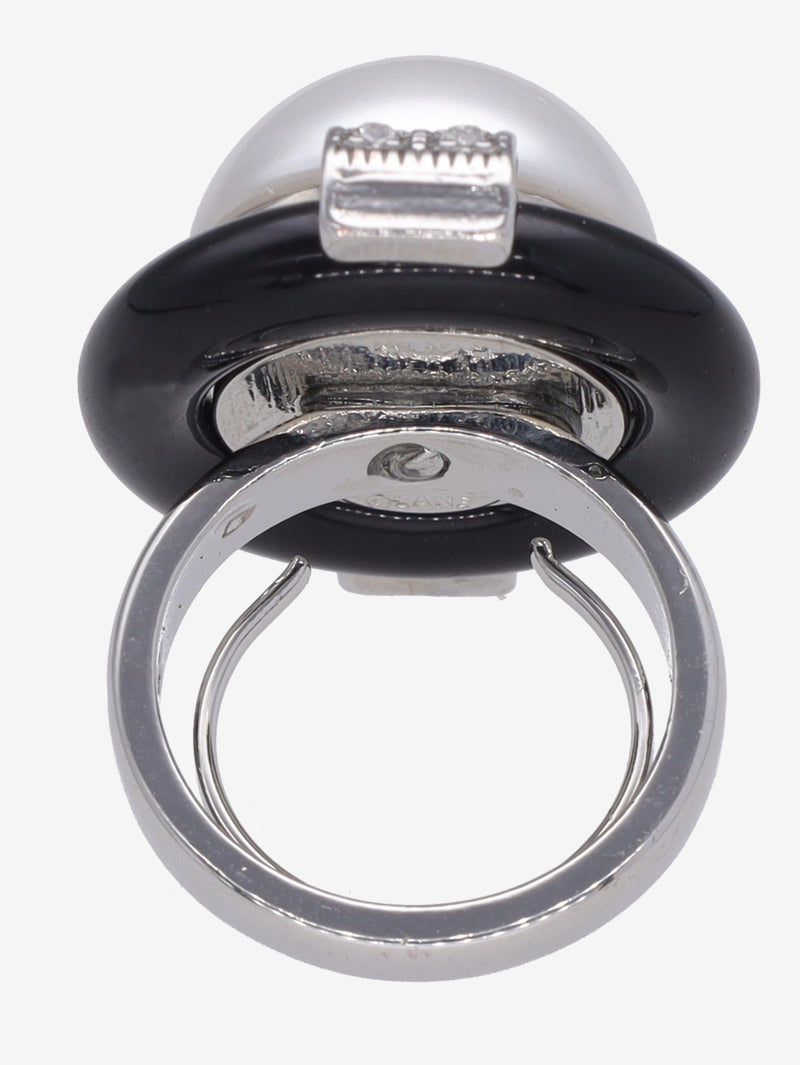 Kenneth Jay Lane Pearl Ring CVR24.1.150  Kenneth Jay Lane