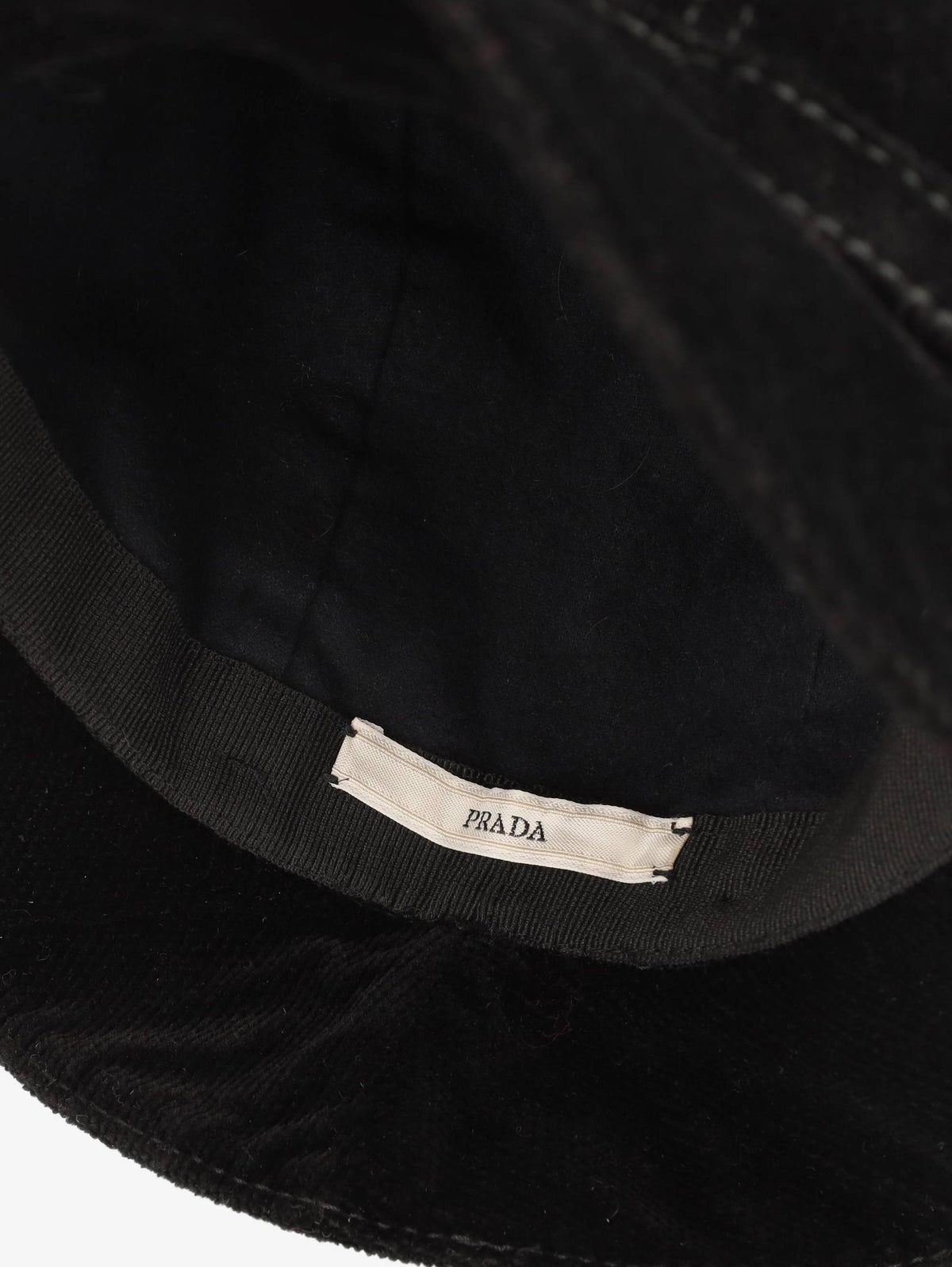 Y2K Prada hat in black velvet W2203304  Prada
