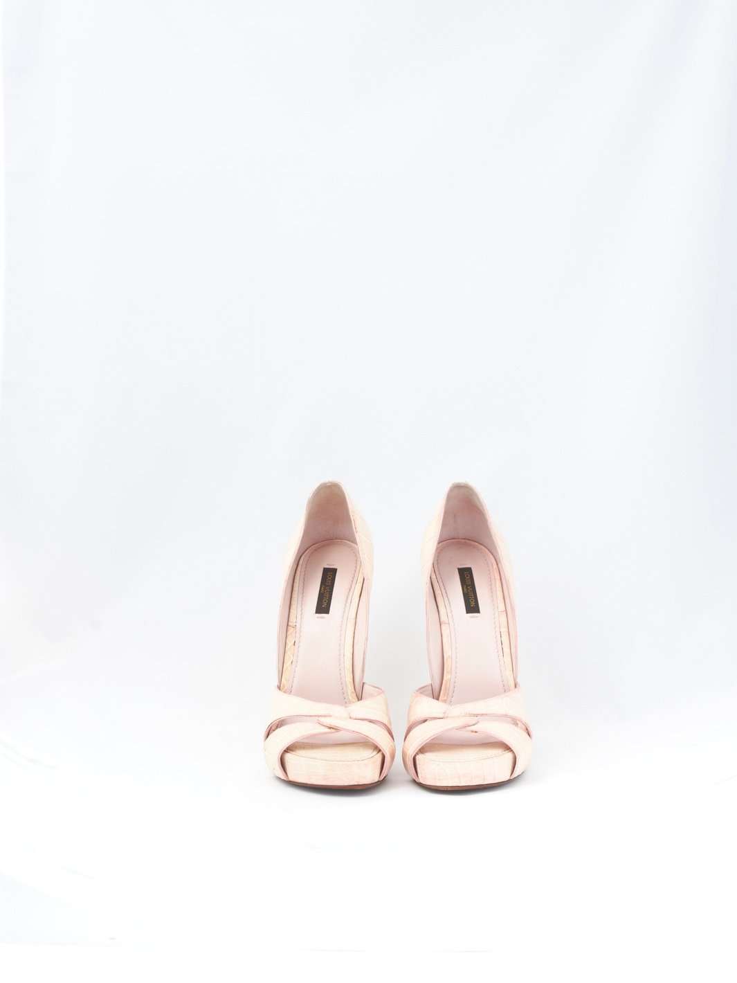 2010 Louis Vuitton sandals in light pink leather with very high heel