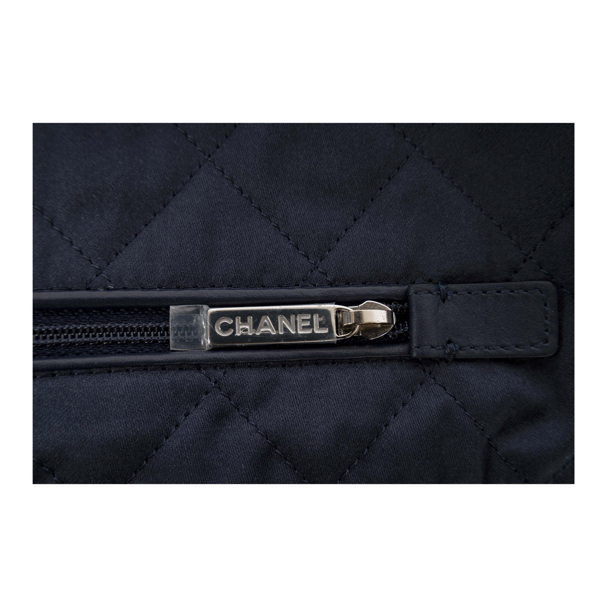 Secondhand Chanel Shiny Calfskin Quilted Small Chanel 22 Ruthenium