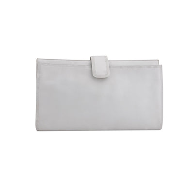 Loewe white leather bag. Clutch style, with two internal pockets and snap button closure pre-owned
