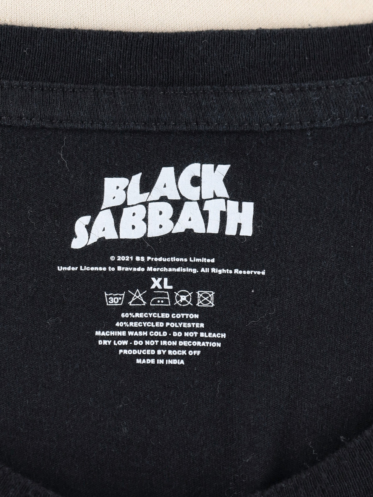 Black Sabbath Rhinestone Cross T-Shirt MU260922.46  Vintage 