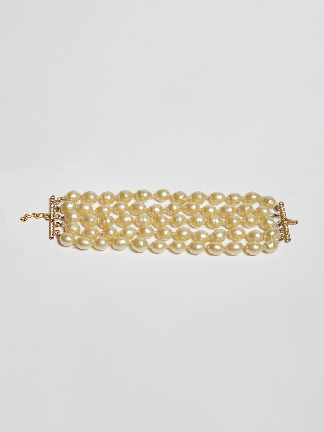 1980s Vintagel Baroque bracelet made of five rows of knotted pearls