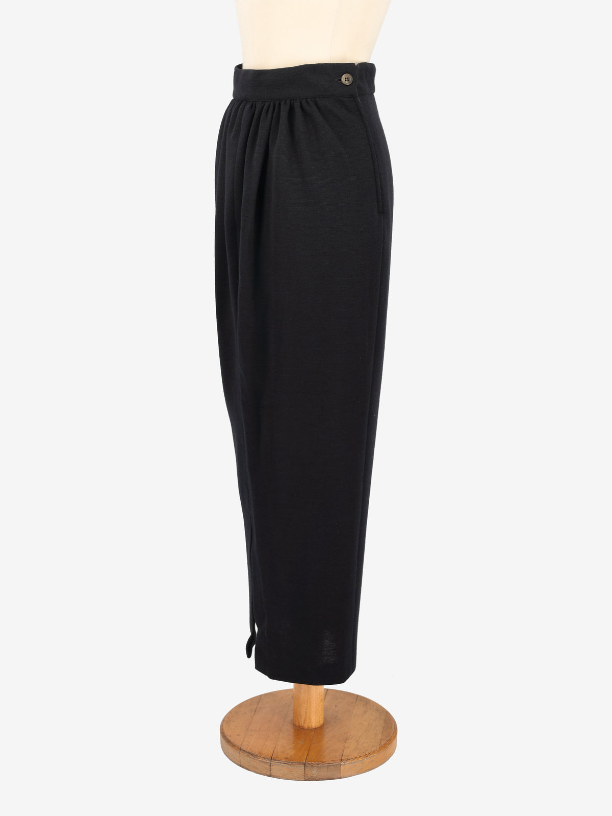 Gianfranco Ferrè Wool Pencil Skirt WCV041224.99  Gianfranco Ferré 
