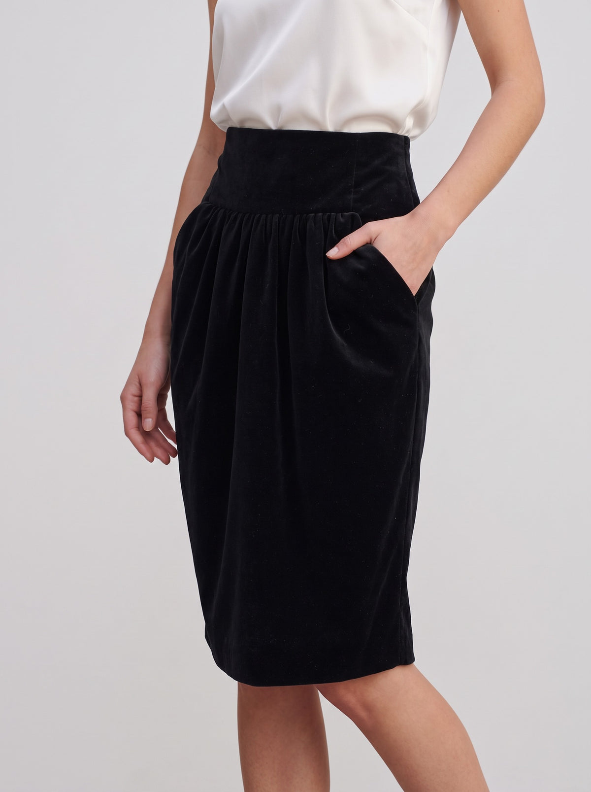 Prada Velvet Pencil Skirt W2926.31  Prada 