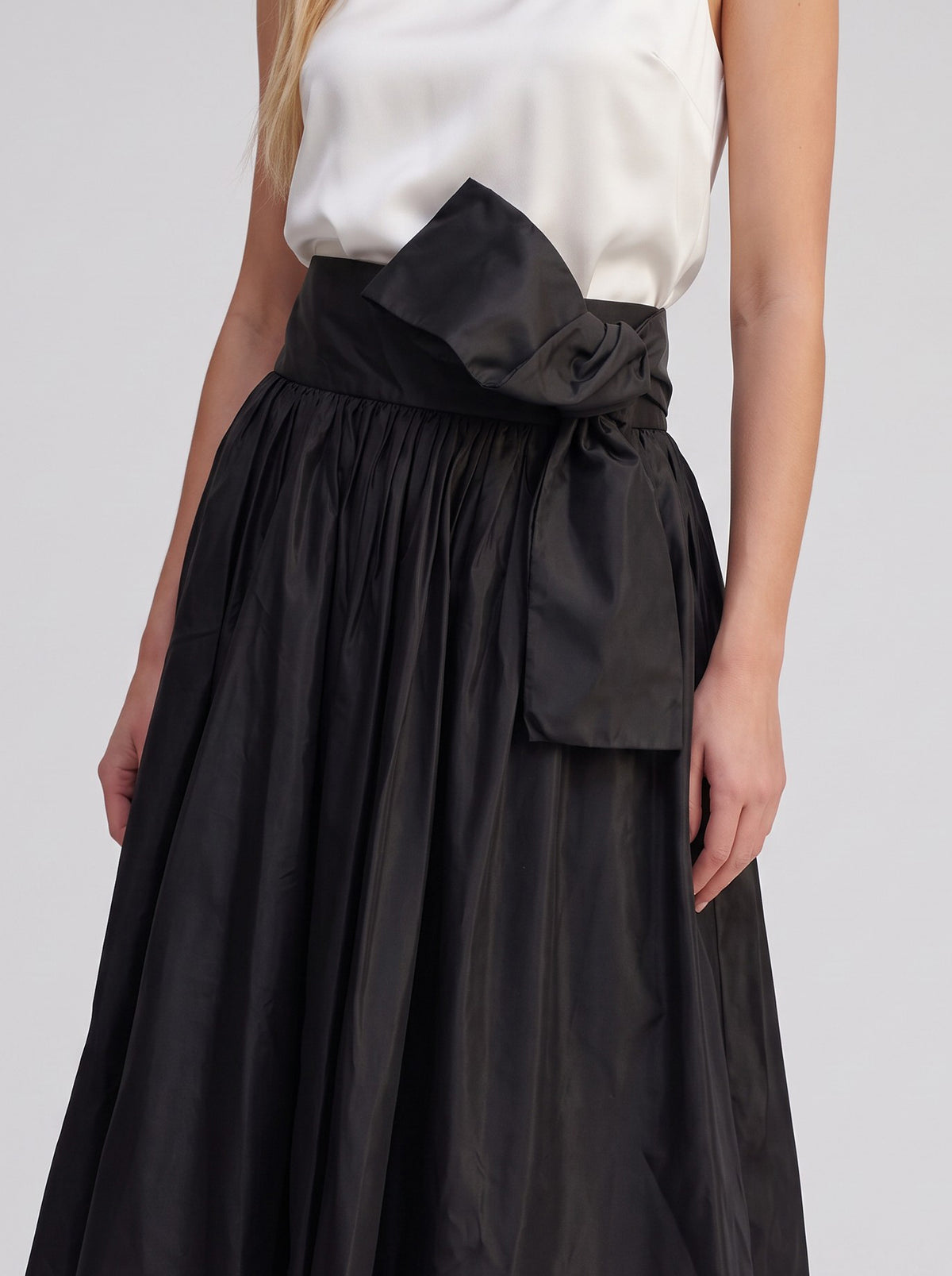 Valentino Lightweight Silk Midi Skirt with Bow W2926.36  Valentino 