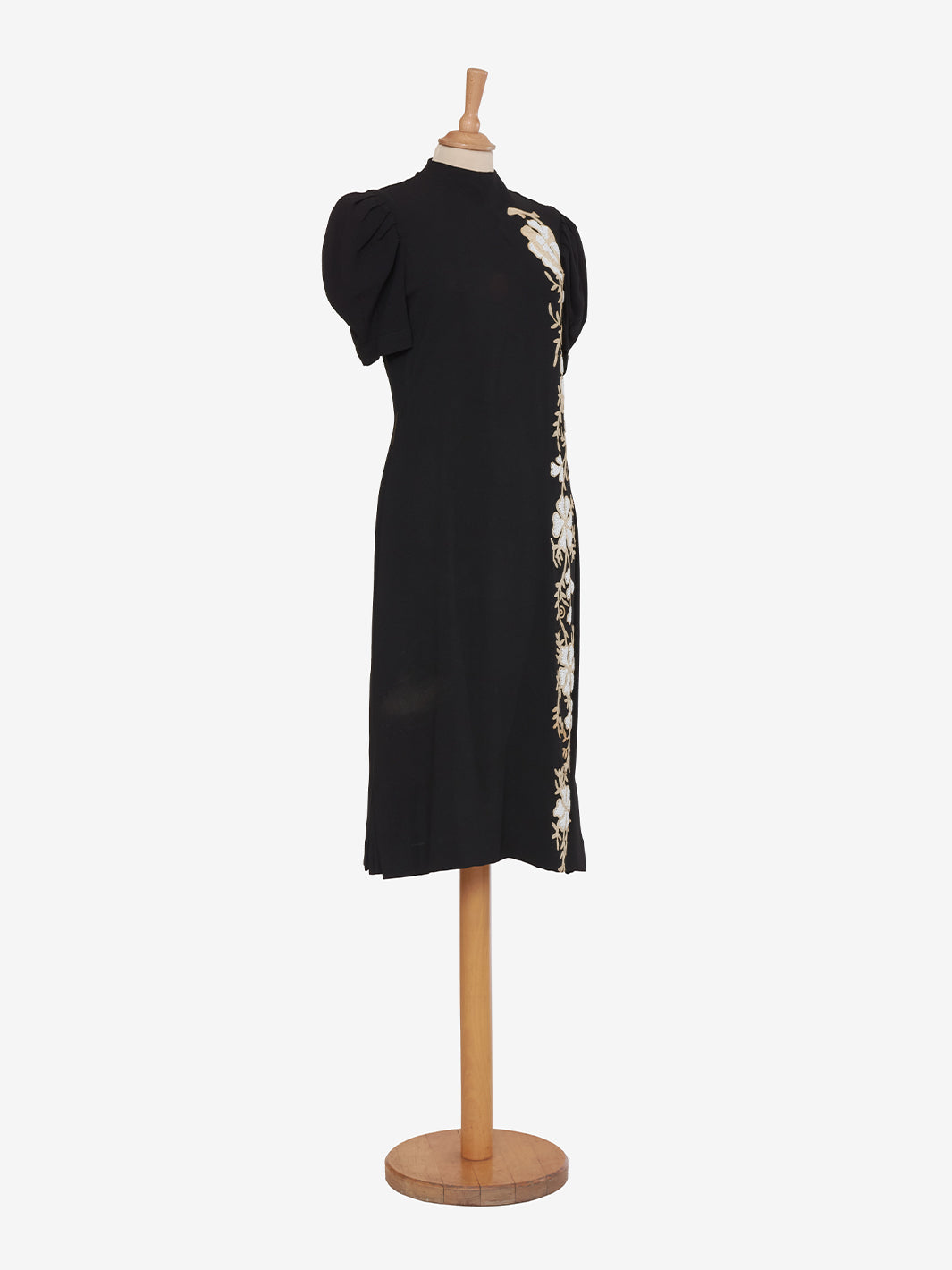 Vintage dress with white beaded embroidery and vertical flower - '40s AR006  Vintage 