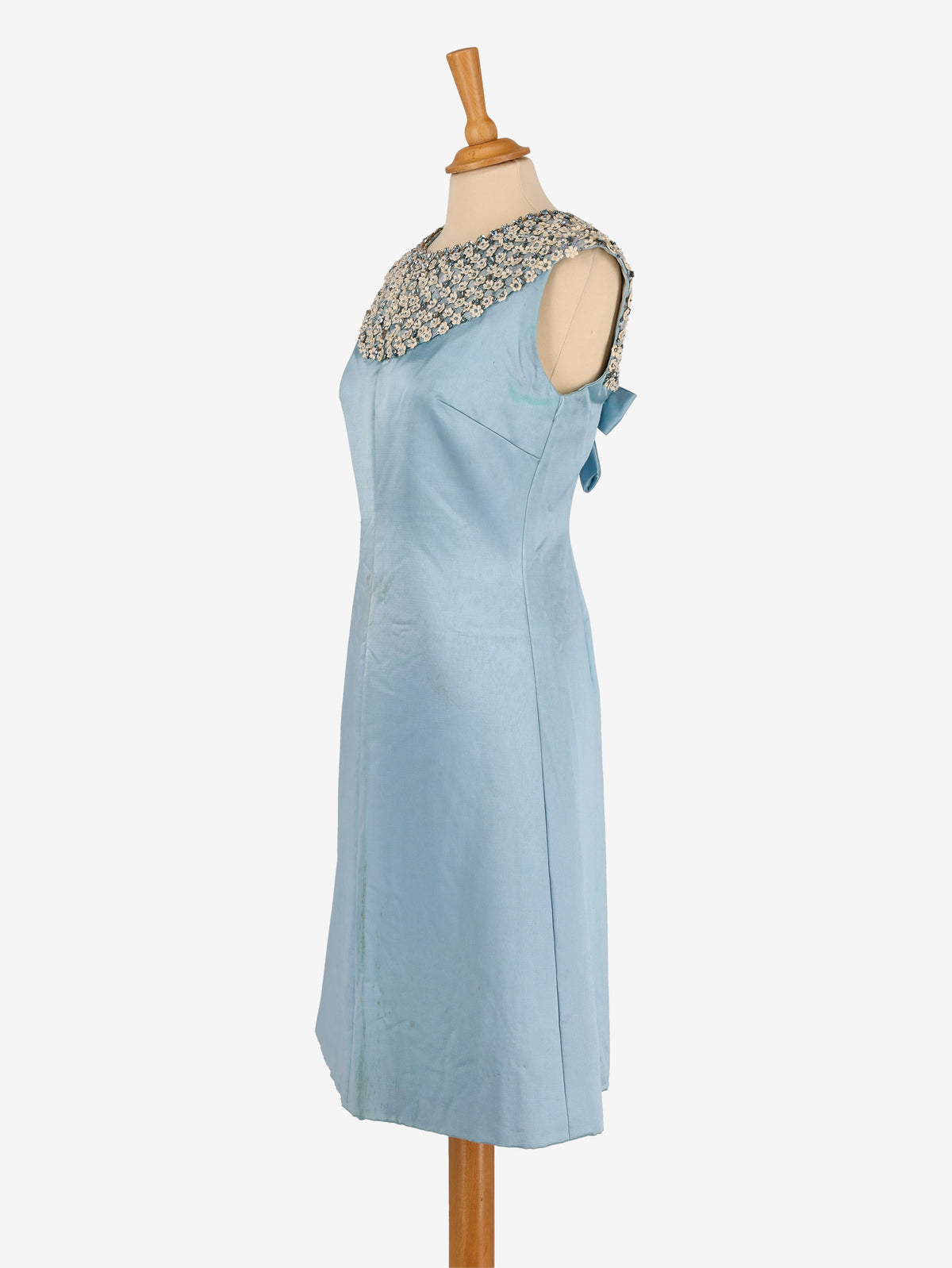Satin Dress With Embroidered Beaded Flowers - 60s AR096  Vintage 