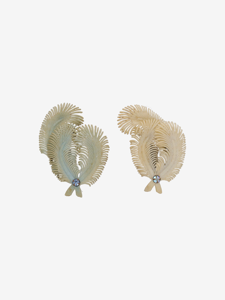 Vintage 1940s Feather Earrings with Three-Ply Design W13426.26  Vintage 