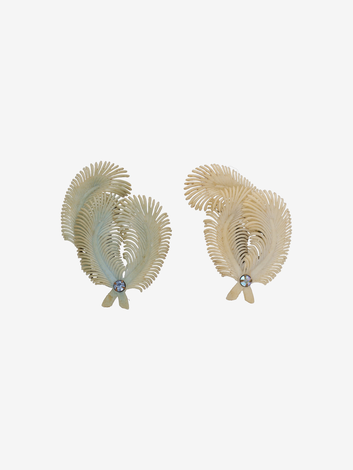 Vintage 1940s Feather Earrings with Three-Ply Design W13426.26  Vintage 