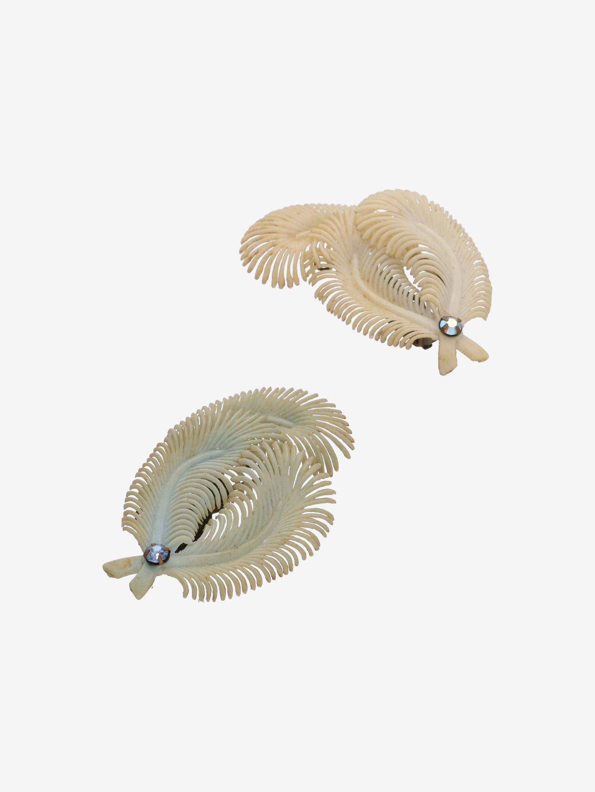 Vintage 1940s Feather Earrings with Three-Ply Design W13426.26  Vintage 