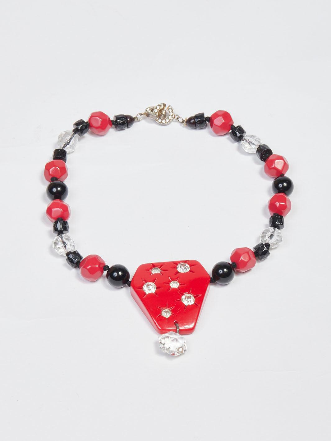 1980s necklace with red and black beads W22033118  Vintage 
