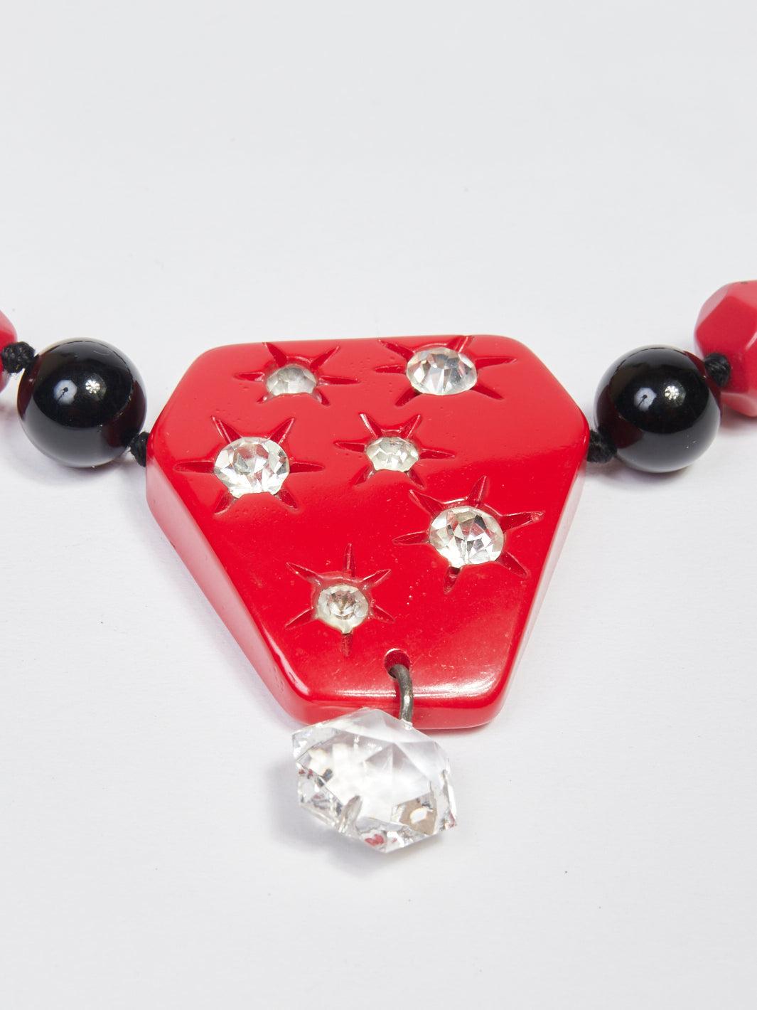 1980s necklace with red and black beads W22033118  Vintage 