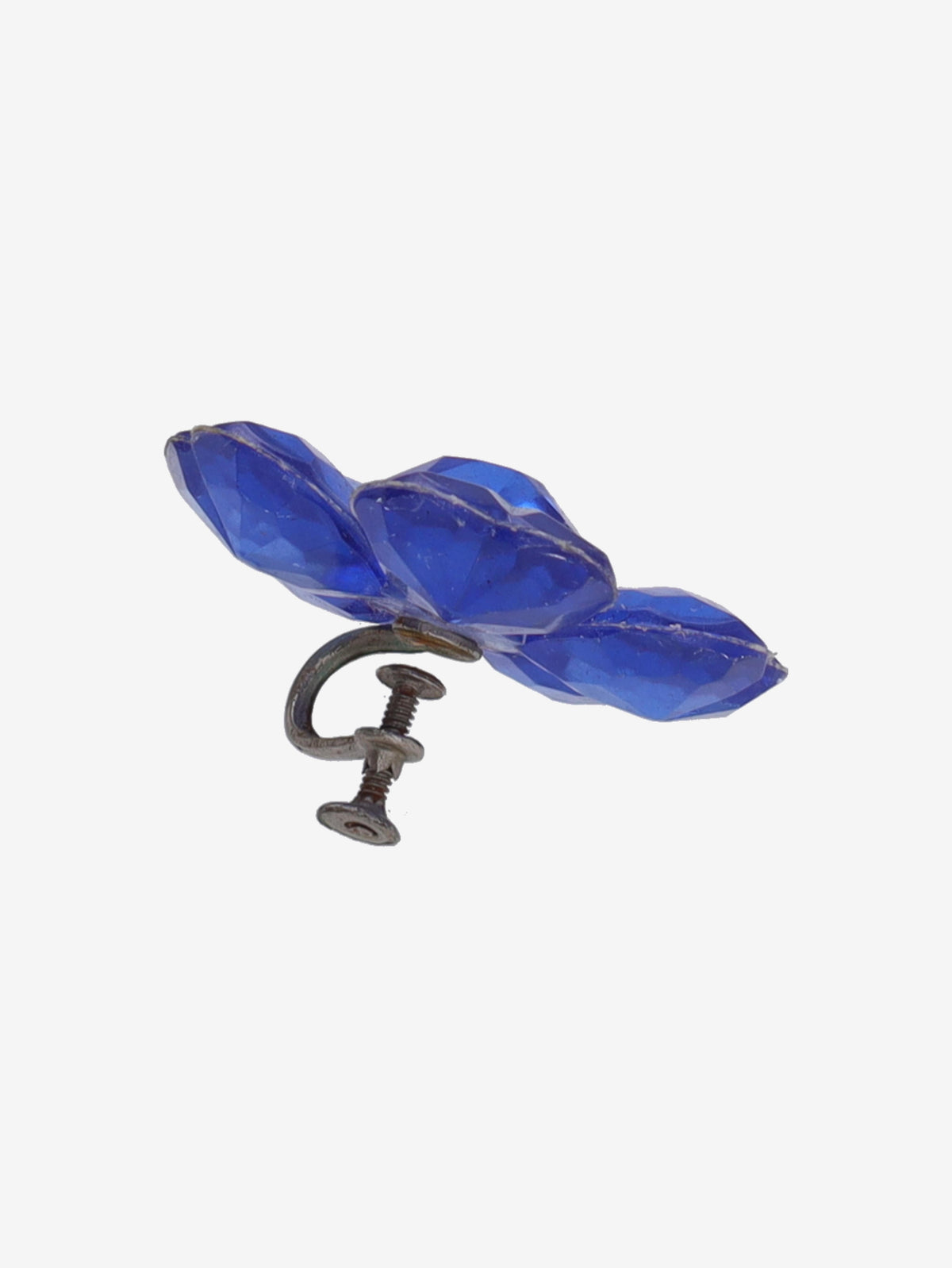 Vintage Plastic Flower Earrings with Heart-Shaped Petals W13426.12  Vintage 