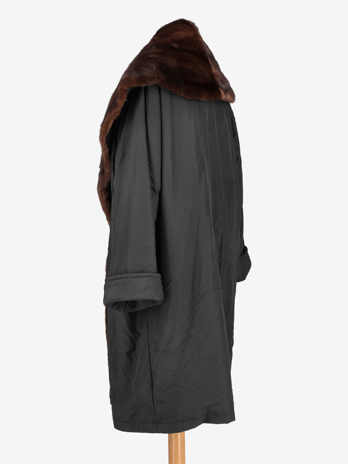 Max Mara Coat with Fur Inserts CVM26.6.69  Max Mara 