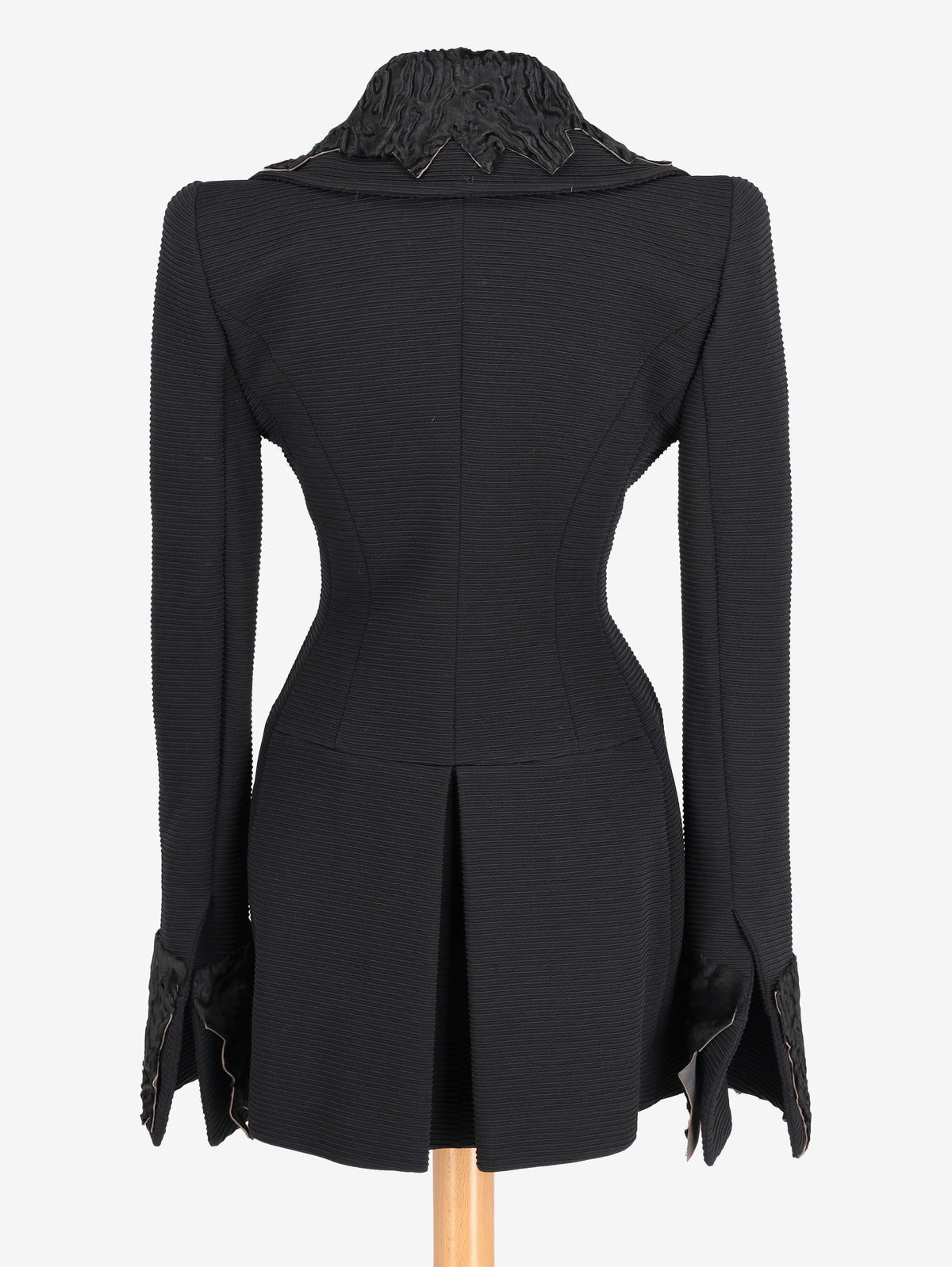 Fendi Black Coat With Shearling Details W2511.60  Fendi 