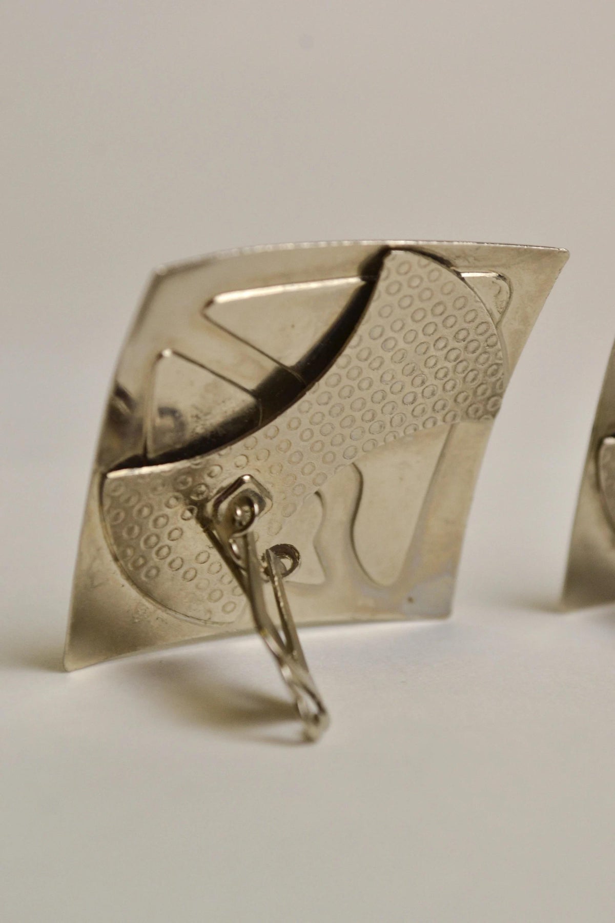 Thierry Mugler Square Clip-on Earrings W22040621  Thierry Mugler 