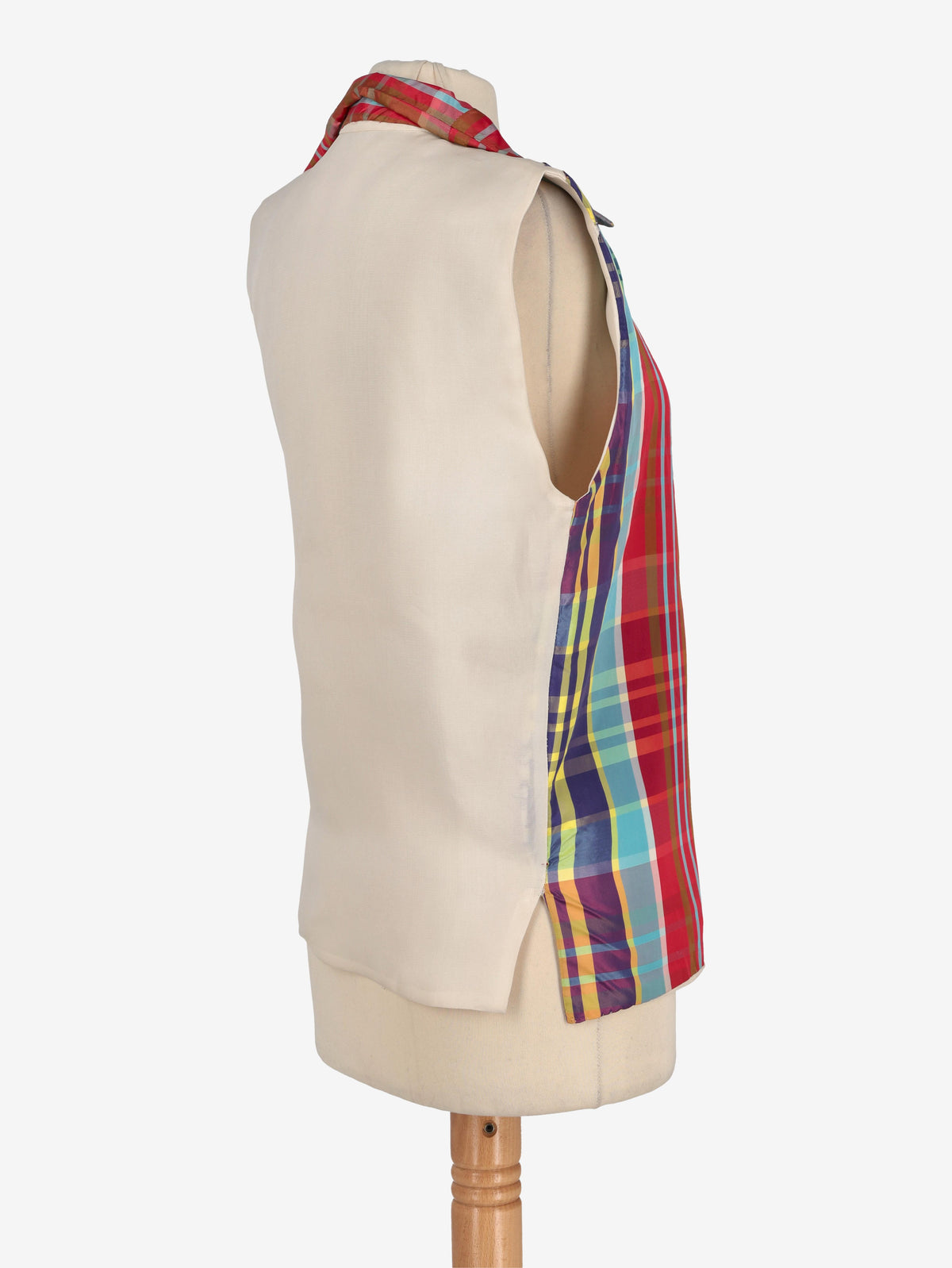 Gianfranco Ferré 1990s Tartan Vest B1602020  Gianfranco Ferré 