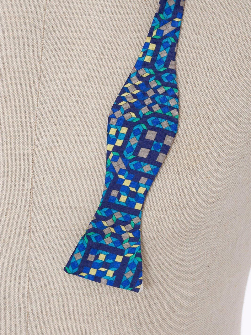 Geometric print silk bow tie, 1980 U57-1/39  Vintage 