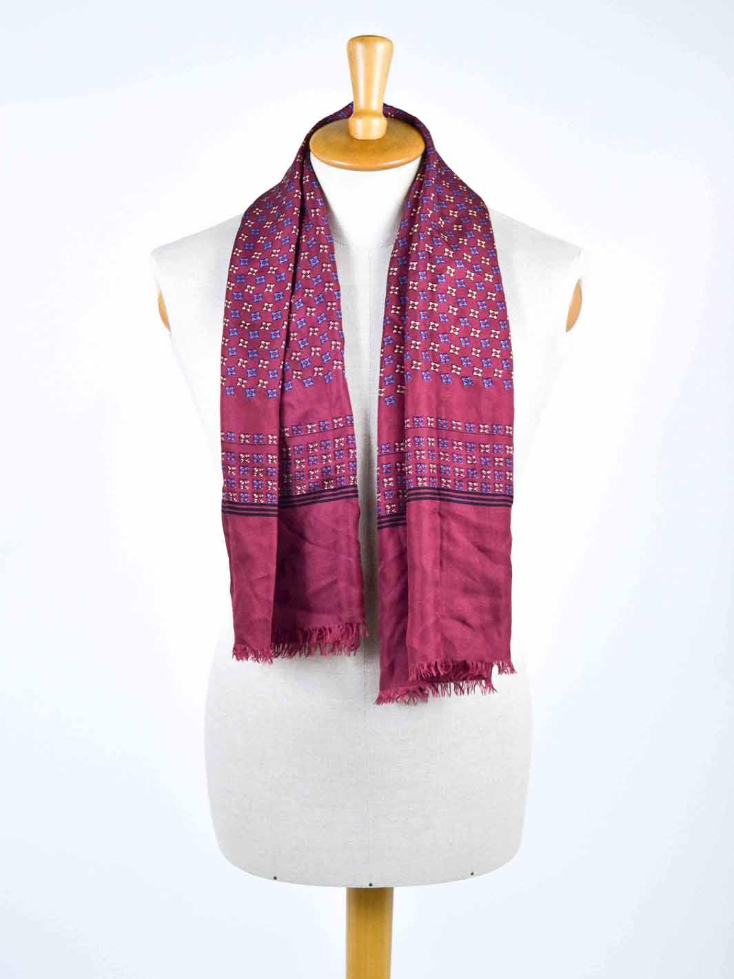 1970s men burgundy silk-blend scarf with graphic pattern W22030638  Vintage 