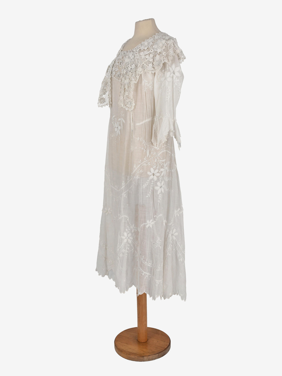 Antique 1800s Lace Nightgown L0000014  Vintage 