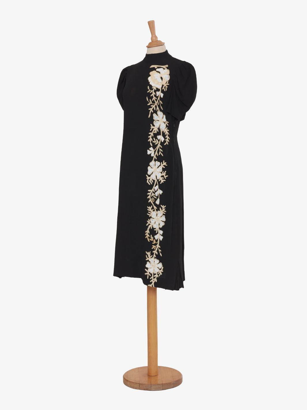 Vintage dress with white beaded embroidery and vertical flower - '40s AR006  Vintage 