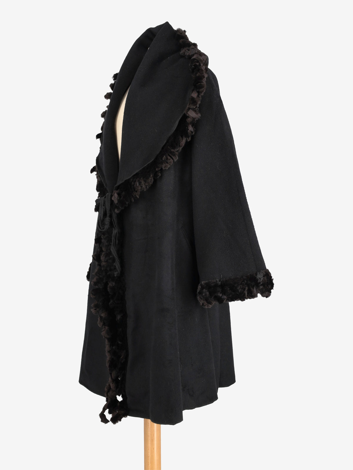 Fendi Coat with Fur Details W2511.115.05  Fendi 