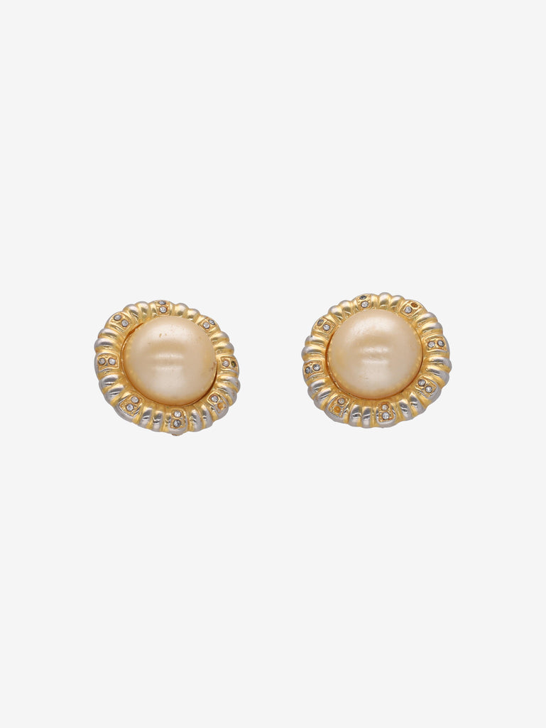 Vintage Gold-Tone Clip-On Earrings W13426.40  Vintage 