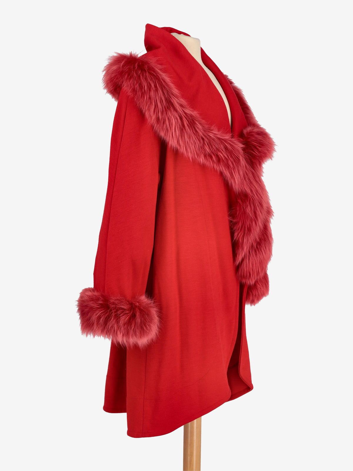 Vintage Red Coat With Fur W2511.115.09  Vintage 