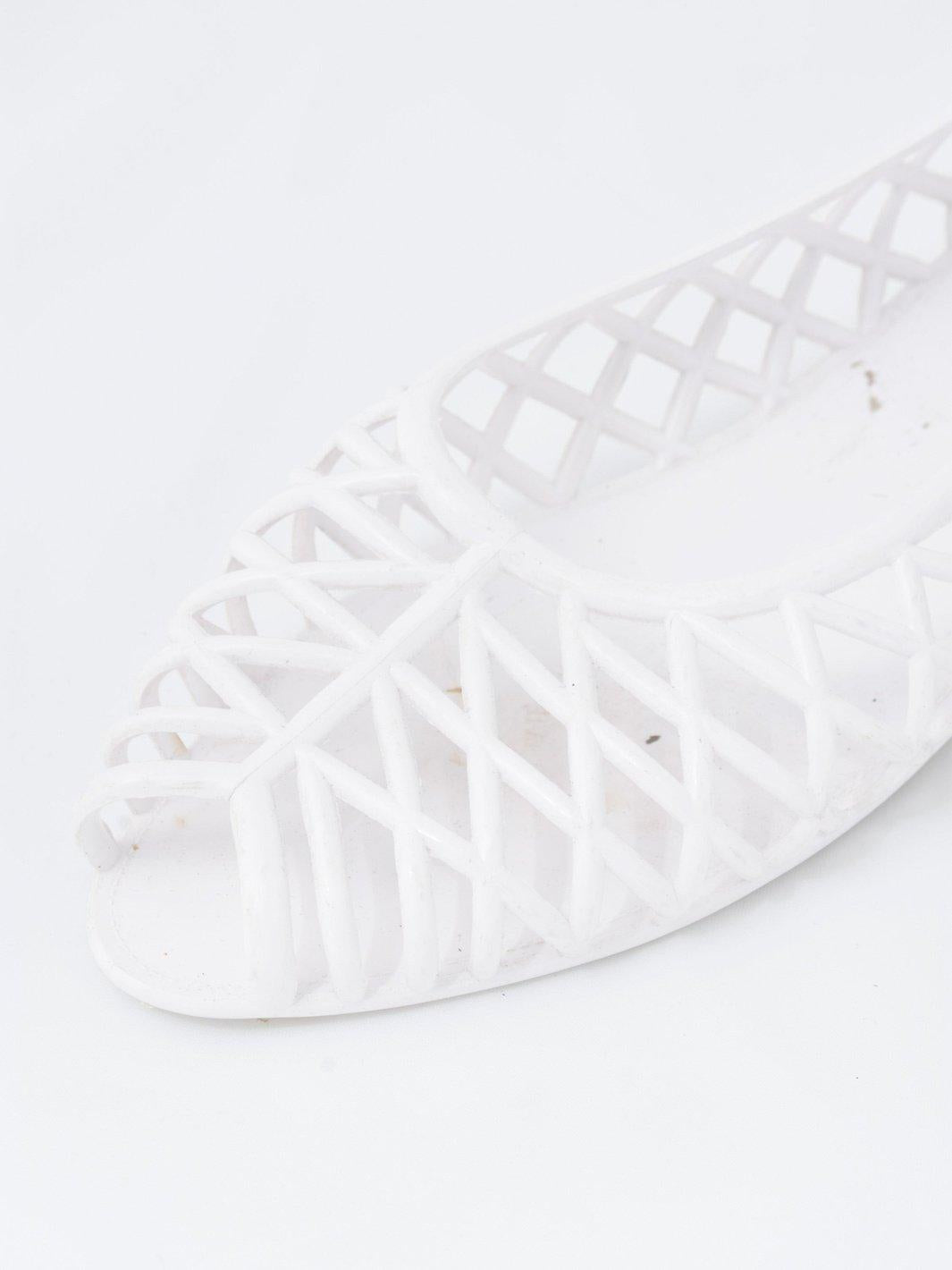 2010 American Apparel white open toe rubber ballet flats W22051940  American Apparel 