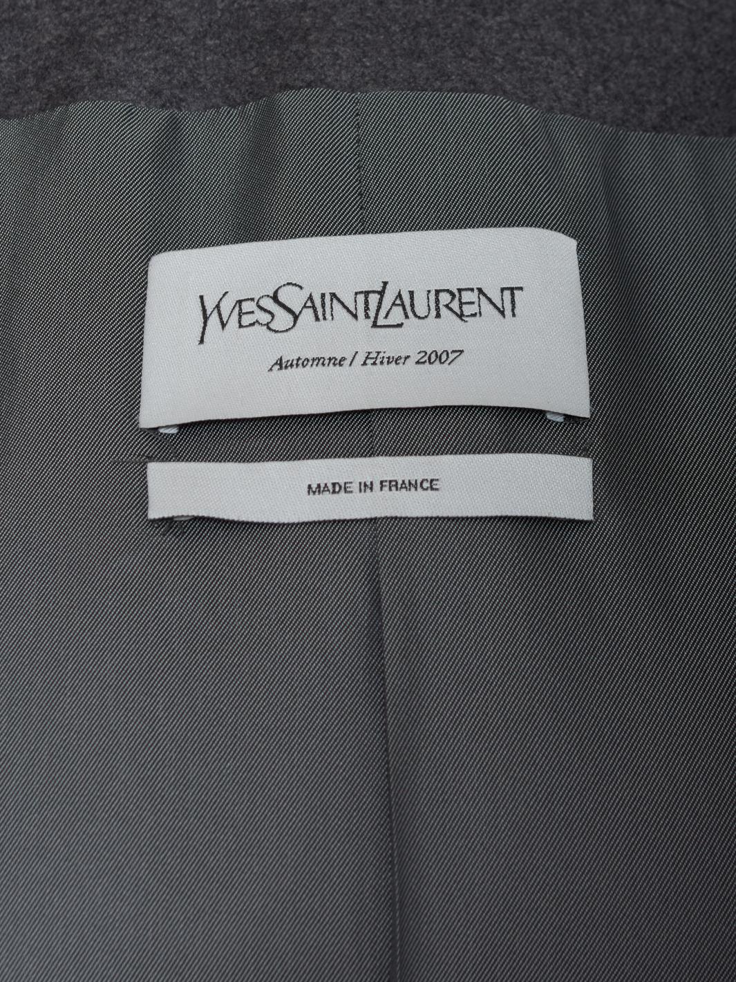 Yves Saint Laurent 灰色大衣