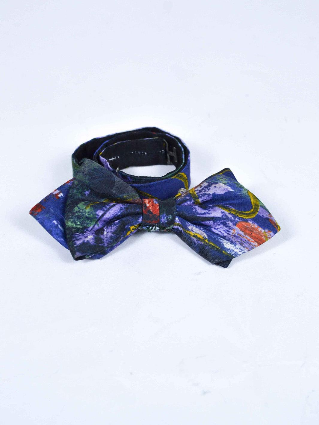 1970s bow tie with surrealist-inspired print W22050628  Vintage 