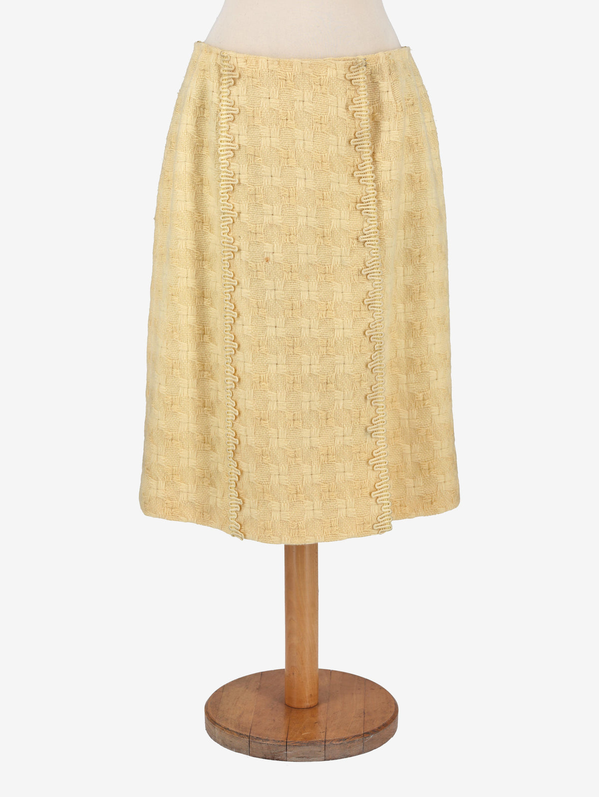 Chanel Boutique Yellow Wool Suit WCV13032025.81  Chanel 