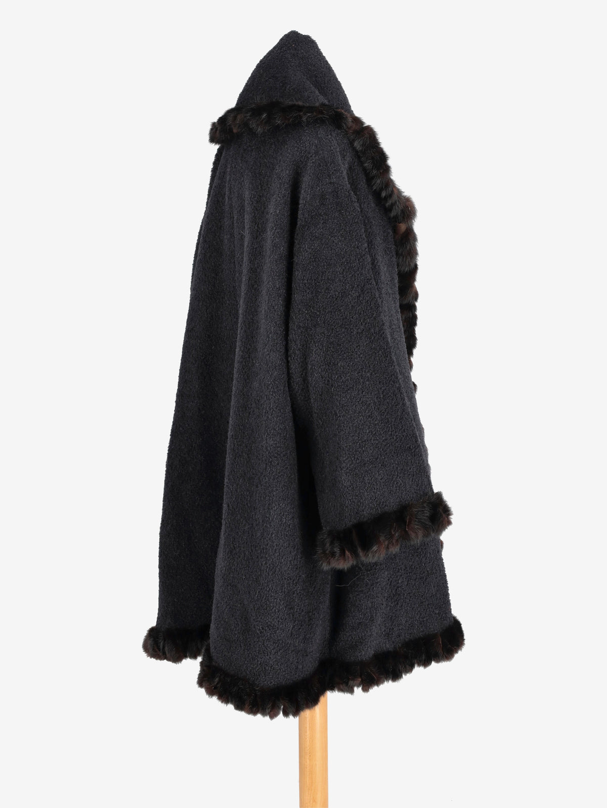 Fendi Black Fur Coat W2511.56  Fendi 