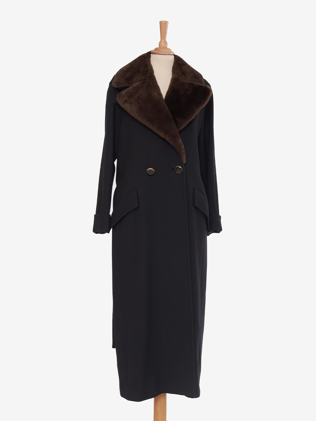 Max Mara 毛领双排扣大衣
