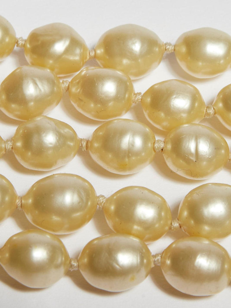 1980s Vintagel Baroque bracelet made of five rows of knotted pearls W2203319  Vintage 