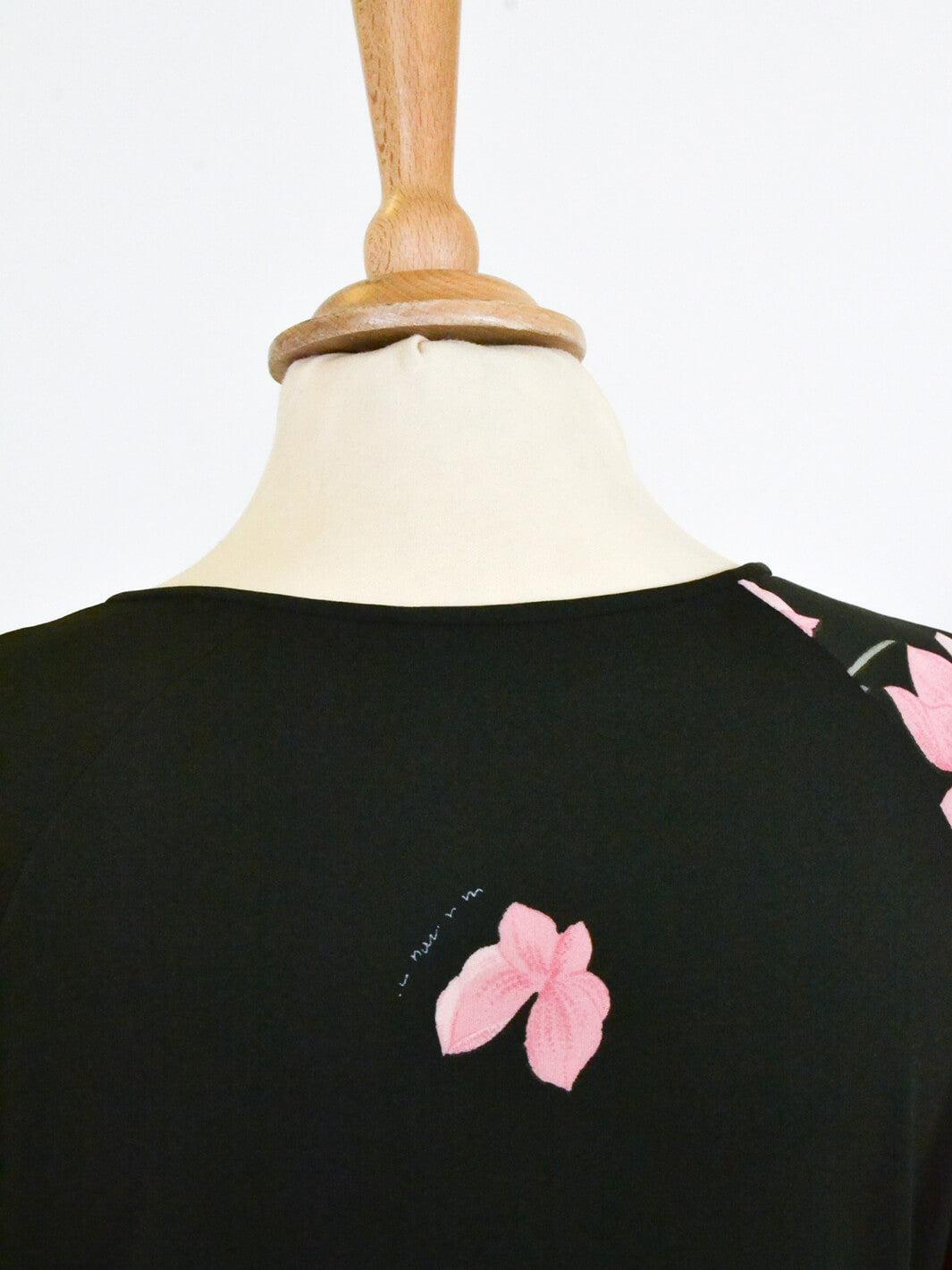 Abito De Parisini color oliva con fiori rosa, anni '70
