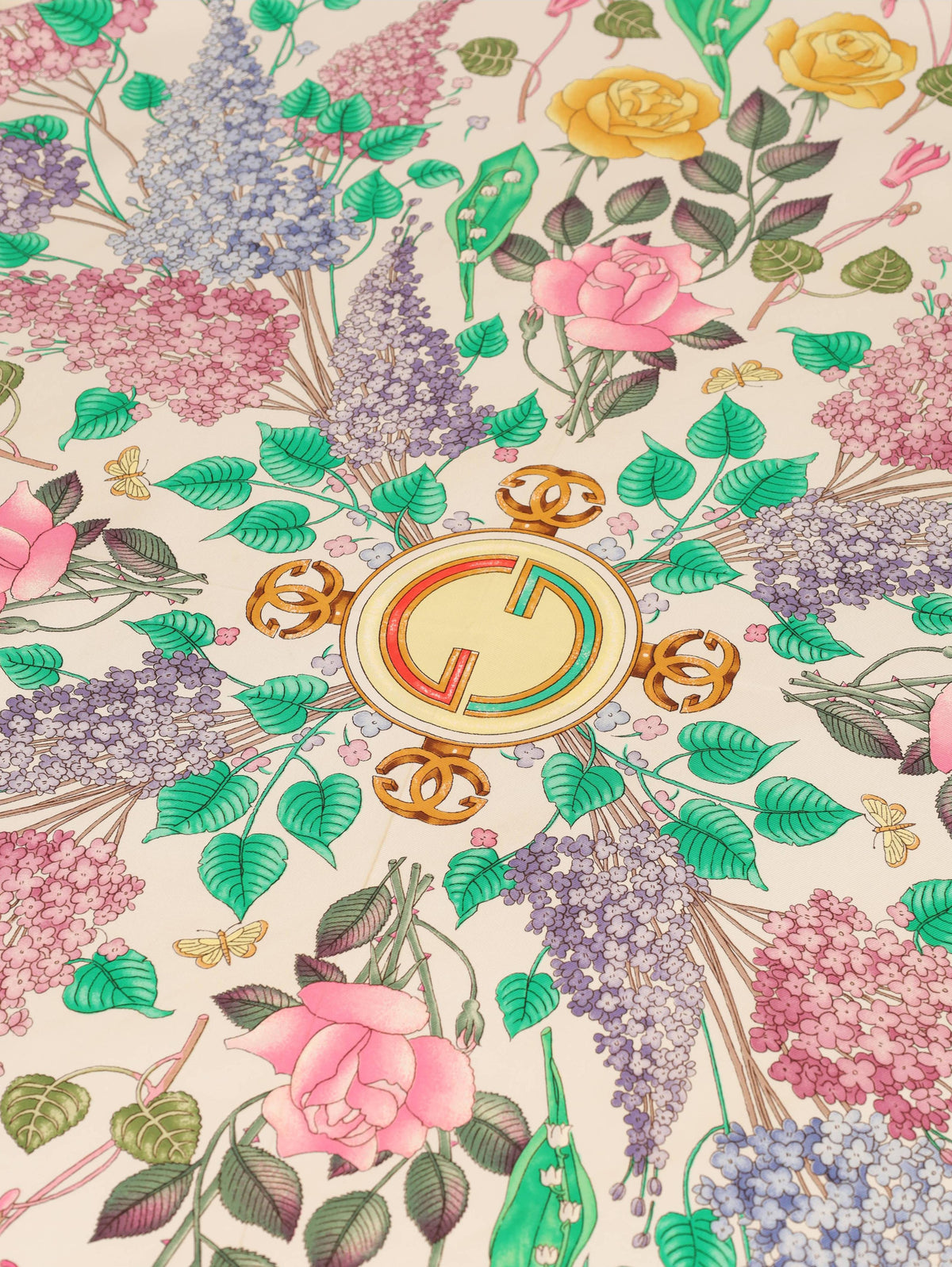 Gucci Flora Foulard By V. Accornero W24121228  Gucci 