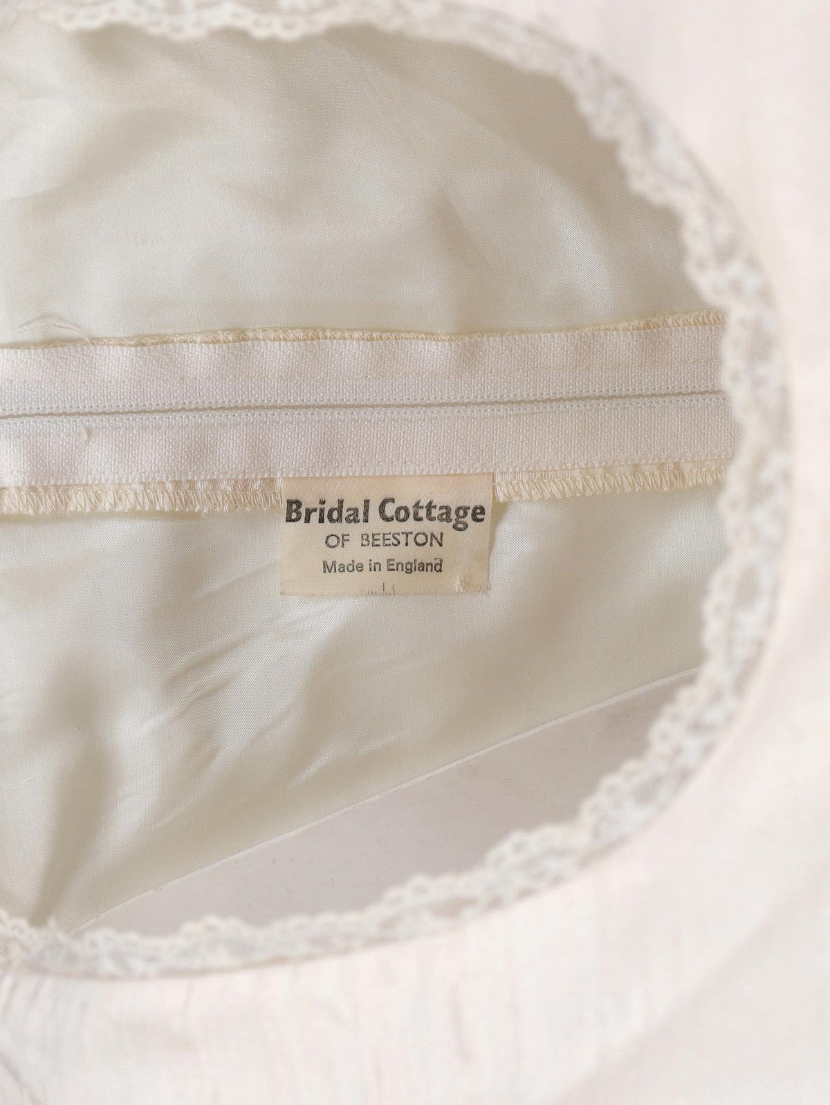 Vintage Made in England Wedding Dress W240426.5  Vintage 