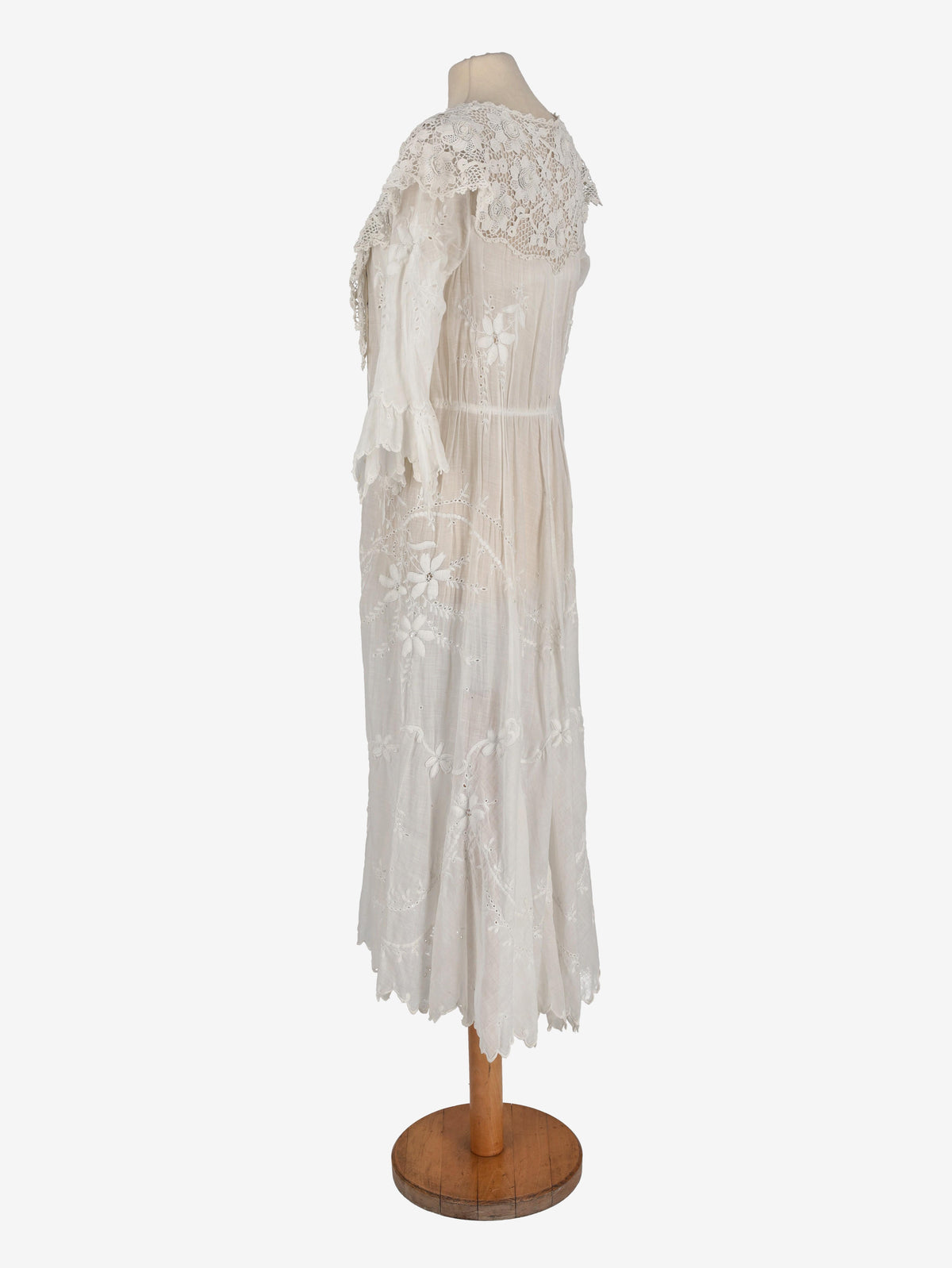 Antique 1800s Lace Nightgown L0000014  Vintage 