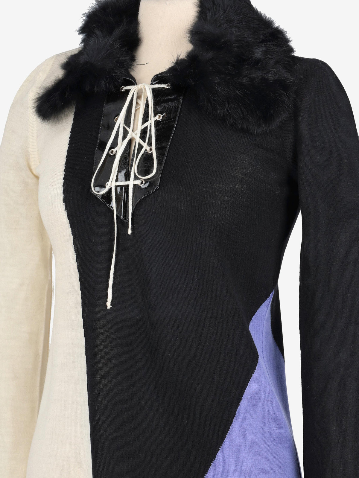 Fendi Sweater With Fur Collar W2511.92  Fendi 
