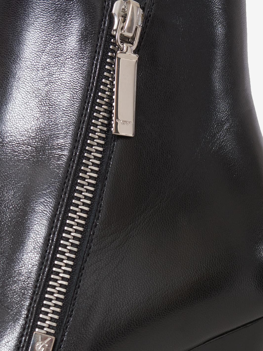 Saint Laurent 黑色光滑皮革踝靴