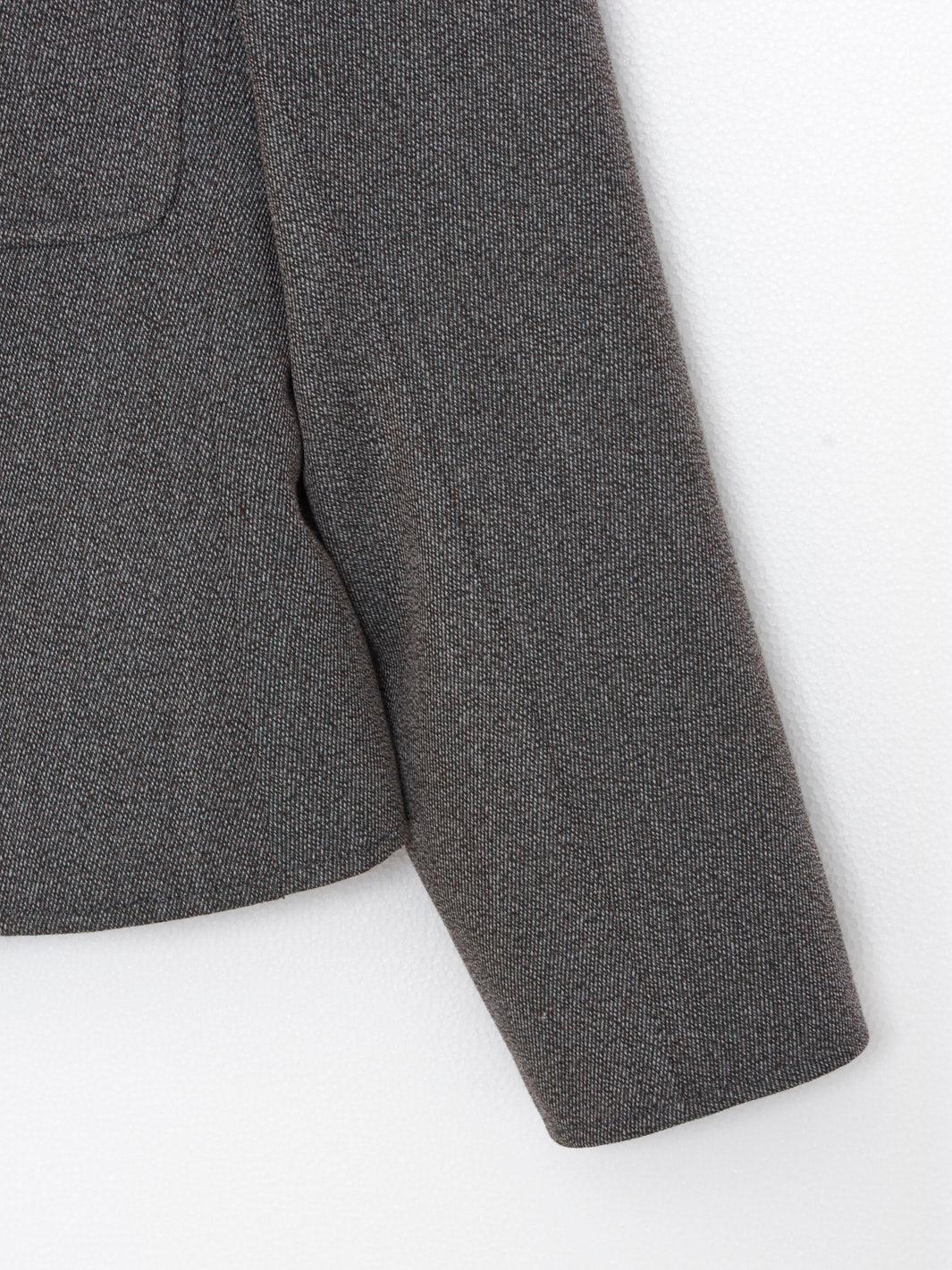 服装： Saint Laurent Rive Gauche